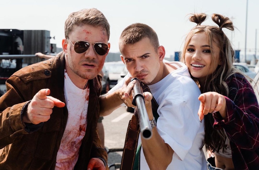 DJ Smash, режиссёр Александр Романов и Валя Карнавал​Фото: Instagram