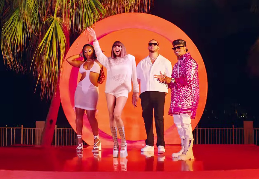 Меган, Лиса, DJ Snake и OzunaФото: кадр из клипа