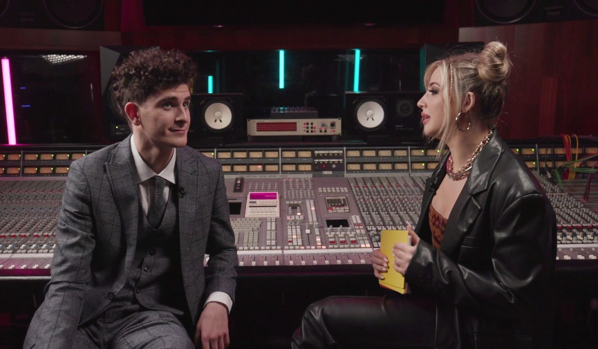 Артур Бабич и Аня Pokrov​Фото: кадр из видео