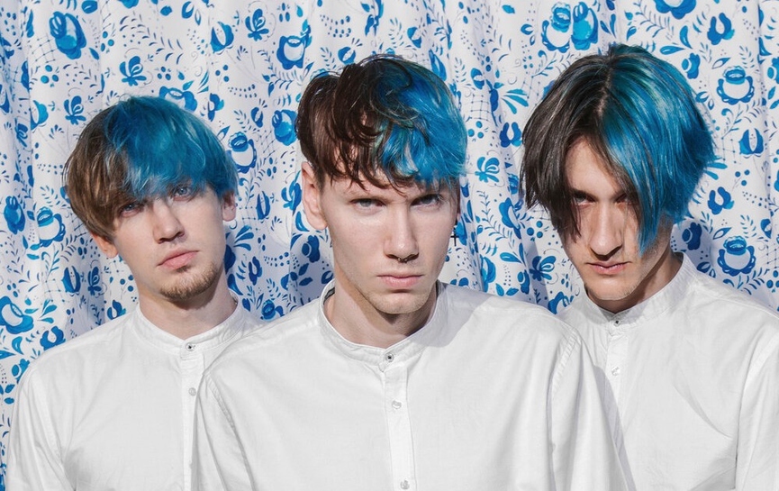 «КОСМОНАВТОВ НЕТ»: Герман (бас), Коля (гитара, вокал), Глеб (барабаны)Фото: Яндекс.Музыка