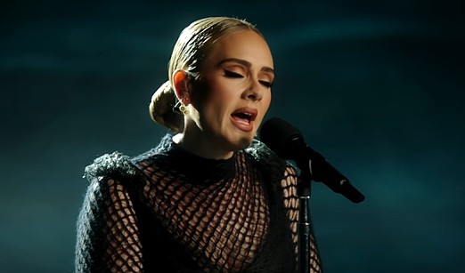 АдельФото: кадр из видео