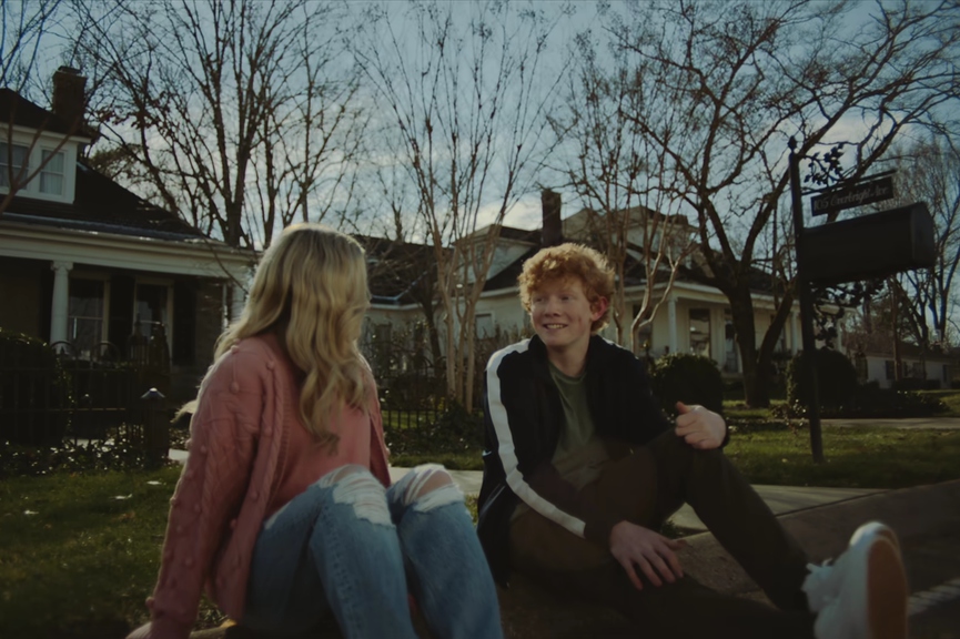 Кадр из видео «The Joker And The Queen»