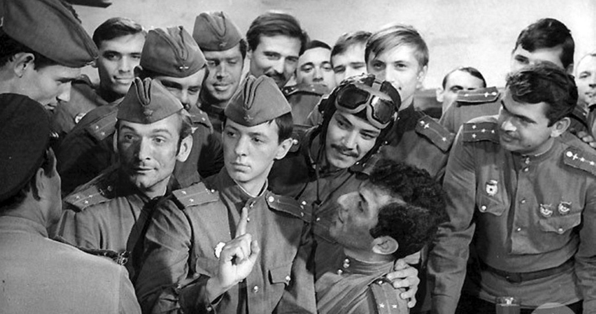 Кадр из к/ф «В бой идут одни старики»