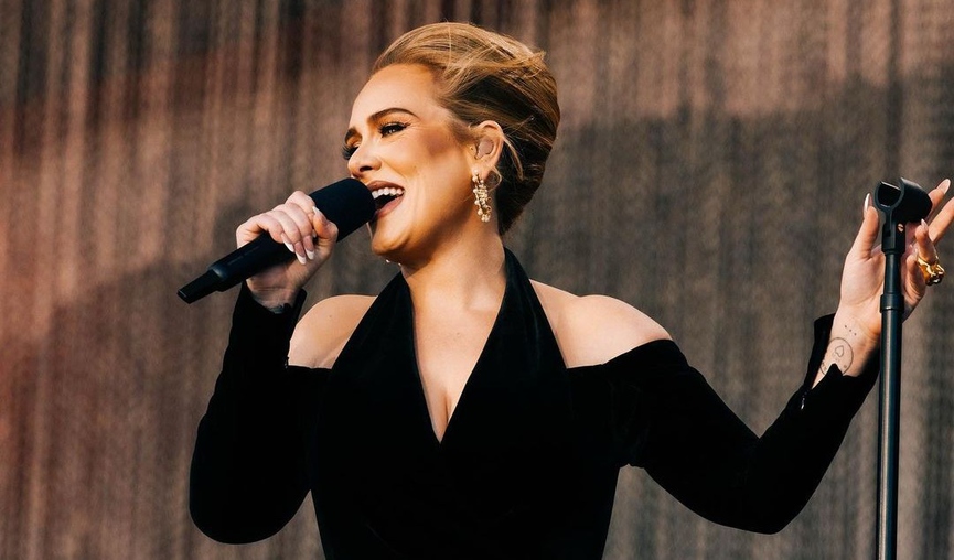 АдельФото: соцсети